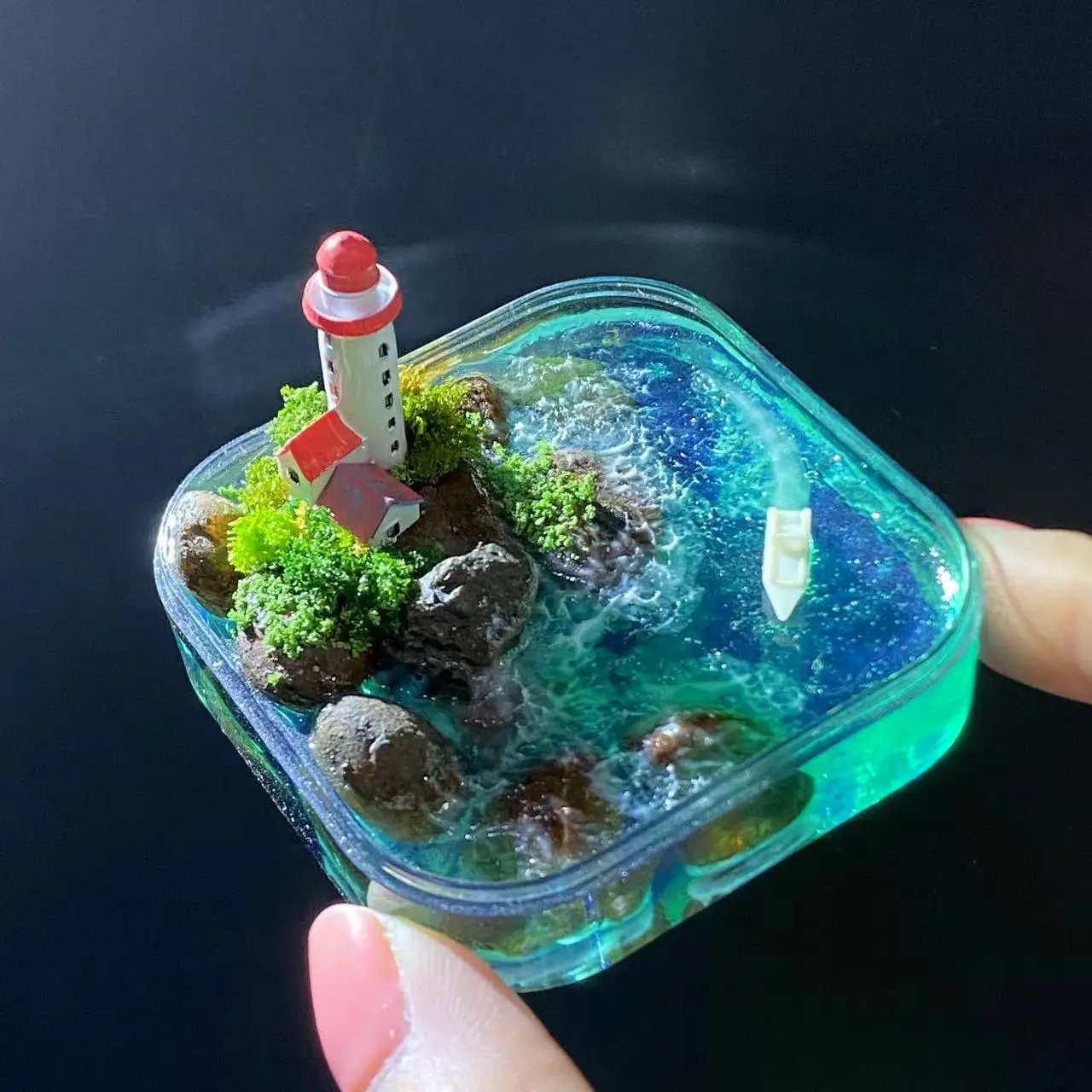 Custom Handmade Resin Ocean Lighthouse Miniature Ornament Realistic Landscape Model Home Desk Decor Birthday Gift for Ocean Fans
Custom Handmade Resin Ocean Lighthouse Miniature Ornament Realistic Landscape Model Home Desk Decor Birthday Gift for Ocean Fans