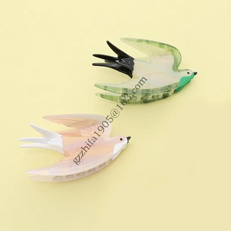 Elegant Hair Claw Swallow Pattern Strong Hold Hair Claw Daily Wear Claw Clip for Parties and Casual Outings
Elegant Hair Claw Swallow Pattern Strong Hold Hair Claw Daily Wear Claw Clip for Parties and Casual Outings