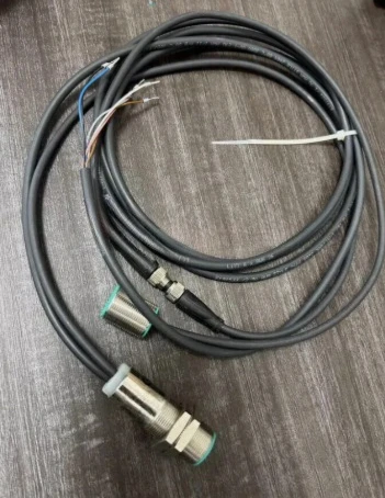 Совершенно новый оригинальный UDC-18GM-400-3E3 в коробке, быстрая доставка
Совершенно новый оригинальный UDC-18GM-400-3E3 в коробке, быстрая доставка