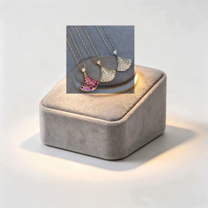 2026 High-Quality Fashion Classic 925 Silver Skirt Pendant Necklace
2026 High-Quality Fashion Classic 925 Silver Skirt Pendant Necklace