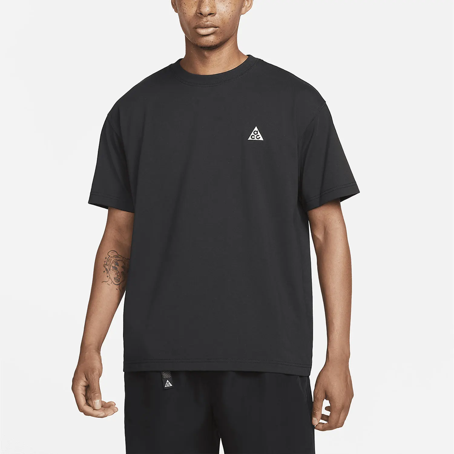 Оригинальная новая мужская спортивная повседневная футболка Nike с круглым вырезом и короткими рукавами DJ3643-010
Оригинальная новая мужская спортивная повседневная футболка Nike с круглым вырезом и короткими рукавами DJ3643-010