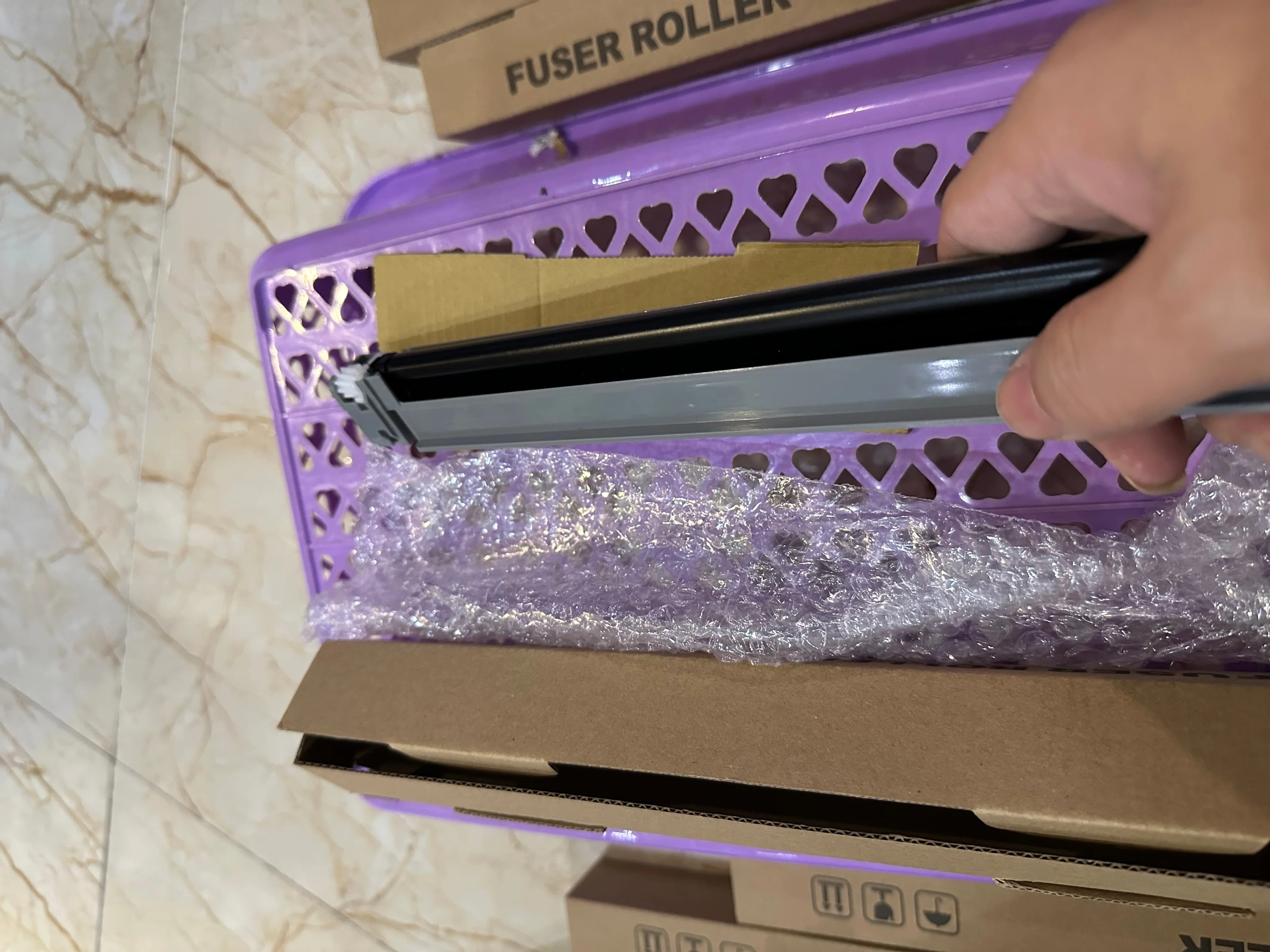 Основный зарядный ролик MC-3100 в сборе для KYOCERA M3040 M3145 M3540 M3550 M3560 M3645 M3655 M3660 P3045 P3050 P3055 P3060 P3145
Основный зарядный ролик MC-3100 в сборе для KYOCERA M3040 M3145 M3540 M3550 M3560 M3645 M3655 M3660 P3045 P3050 P3055 P3060 P3145