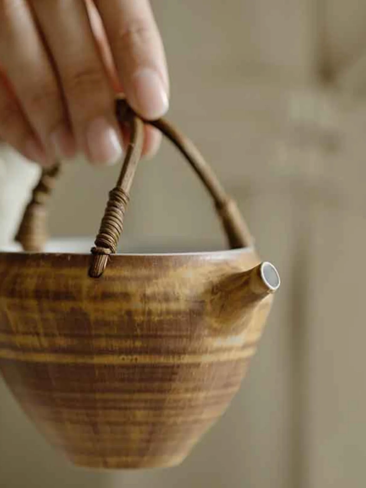 Fanyu Handmade Japanese Sle Coarse Cercs een Tea Bowl Public Reason Cup Vine Weaving Tea Sea Division Tea Brewer Even Cup
Fanyu Handmade Japanese Sle Coarse Cercs een Tea Bowl Public Reason Cup Vine Weaving Tea Sea Division Tea Brewer Even Cup
