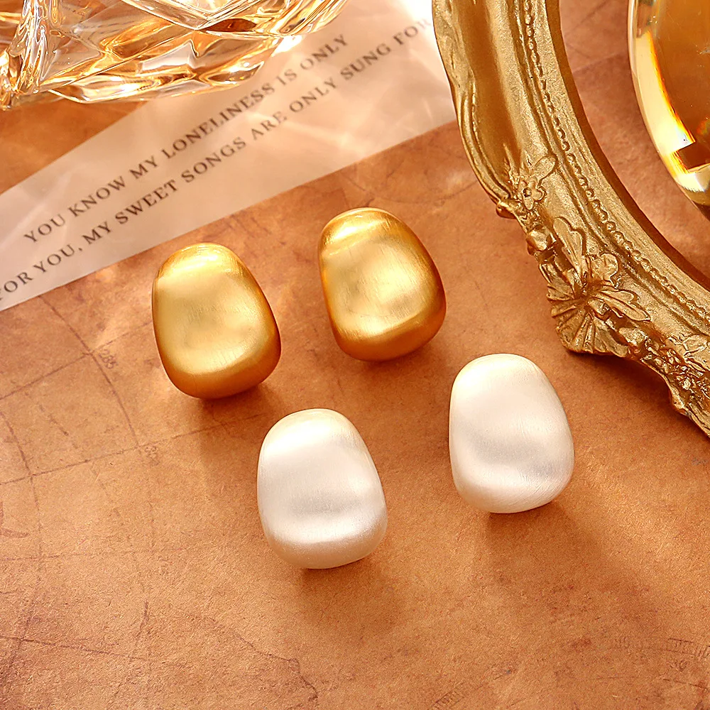 Metal cold style bean earrings, high-end, fashionable and versatile frosted matte water drop earrings, personalized earrings
Metal cold style bean earrings, high-end, fashionable and versatile frosted matte water drop earrings, personalized earrings