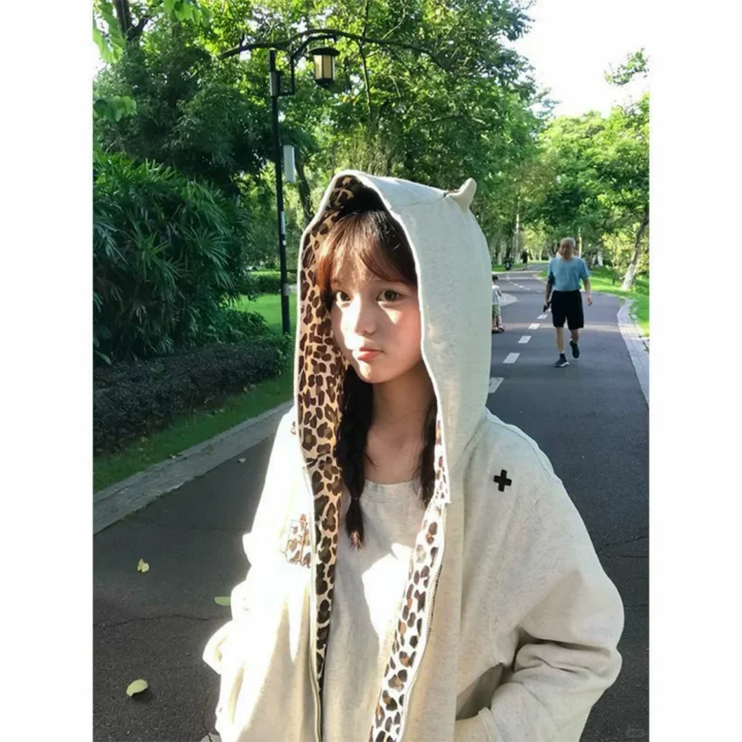 Весенне-осенняя новая уличная толстовка с капюшоном и вышивкой в корейском стиле для мужчин и женщин, повседневная куртка на молнии для пар
Весенне-осенняя новая уличная толстовка с капюшоном и вышивкой в корейском стиле для мужчин и женщин, повседневная куртка на молнии для пар