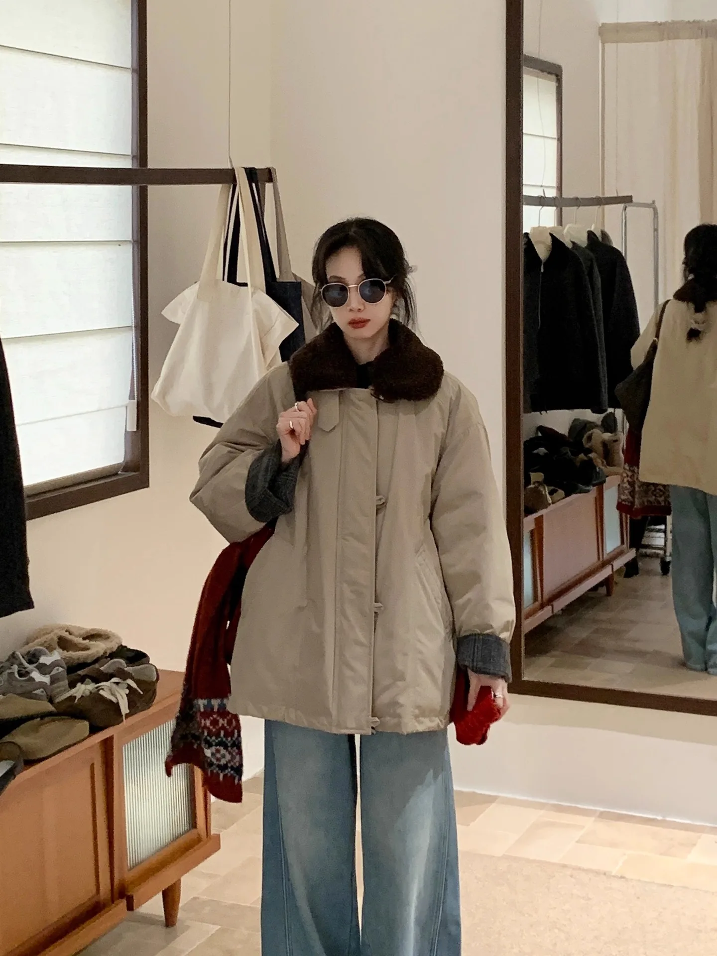 BRIVIN хаки новая парка пуховая куртка женская осень-зима ретро Sle лоскутное пальто с воротником высокого класса теплая верхняя одежда пальто
BRIVIN хаки новая парка пуховая куртка женская осень-зима ретро Sle лоскутное пальто с воротником высокого класса теплая верхняя одежда пальто