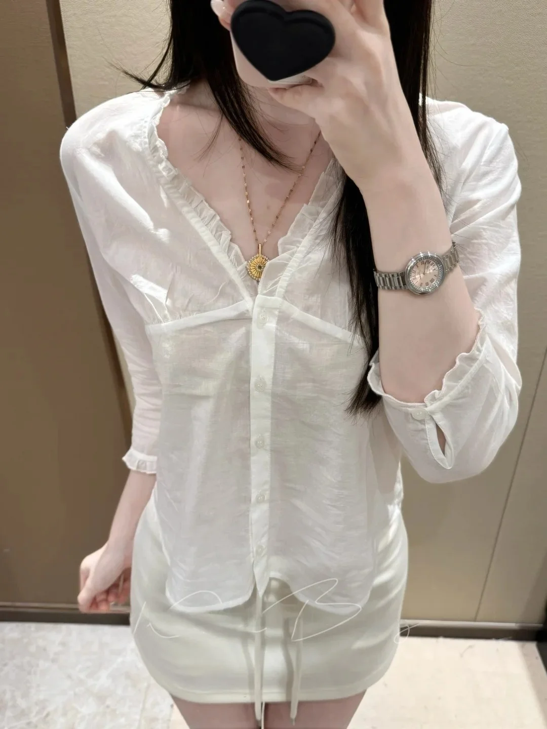 White V-Neck Shirt Women's Seven-Sleeve Slimming Versatile Simple Design Commute Gentle Top Wooden Bells Casual Style
White V-Neck Shirt Women's Seven-Sleeve Slimming Versatile Simple Design Commute Gentle Top Wooden Bells Casual Style