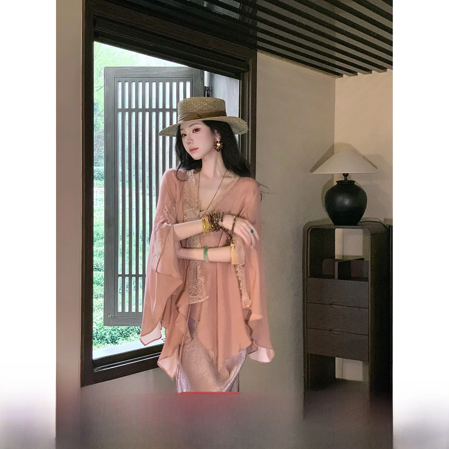 Syqiao Summer Lace Shoulder Wrap V-Neck Irregular Air Conditioning Shirt Women's Loose Fit Batswing Sleeve Color Outerwear
Syqiao Summer Lace Shoulder Wrap V-Neck Irregular Air Conditioning Shirt Women's Loose Fit Batswing Sleeve Color Outerwear
