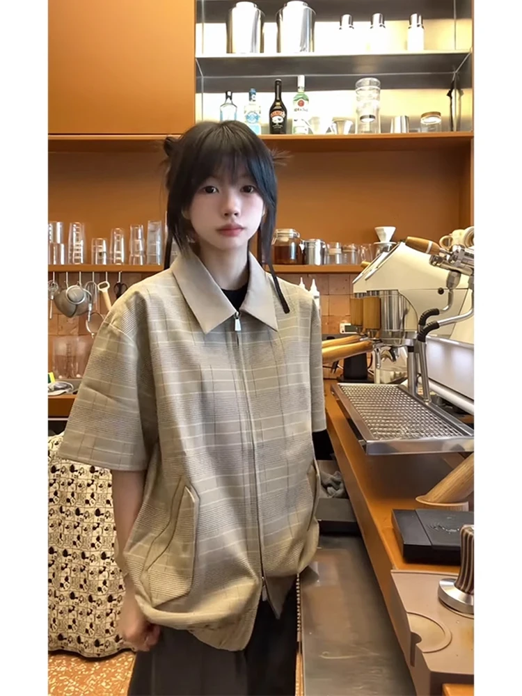 American Retro Plaid Short Sleeve Shirt Men Summer High Sensation Pleated Shirt Small Old Money Style Open Cardigan Coat
American Retro Plaid Short Sleeve Shirt Men Summer High Sensation Pleated Shirt Small Old Money Style Open Cardigan Coat