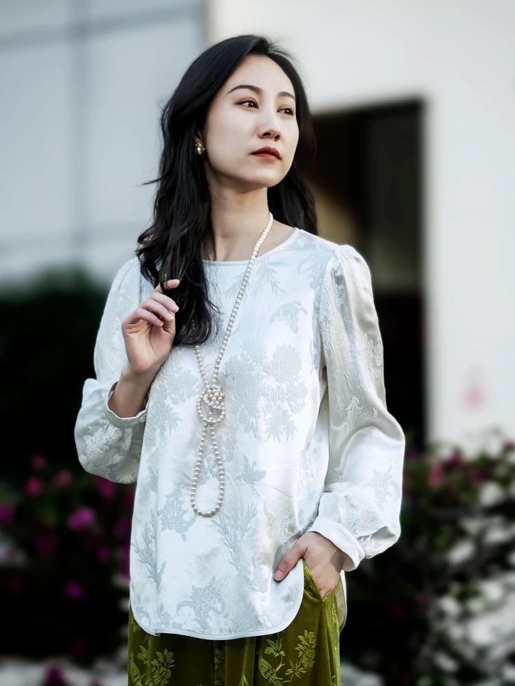 New Chinese Sle National Trend White Heavyweight Silk Embroidered irt Love Flower round Ne Top Women's Faion
New Chinese Sle National Trend White Heavyweight Silk Embroidered irt Love Flower round Ne Top Women's Faion