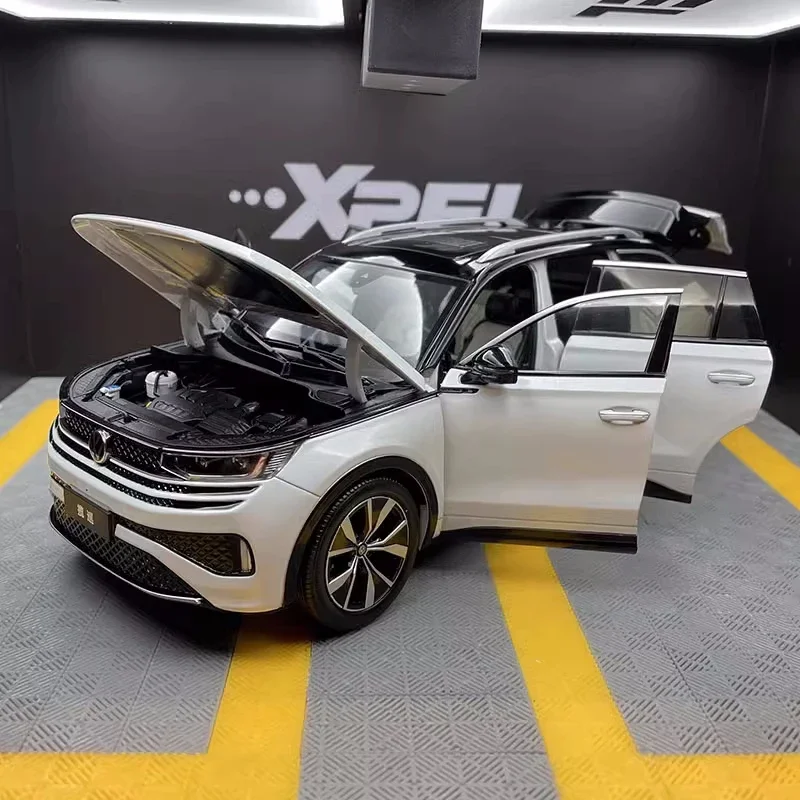 1:18 оригинальная модель Faw Volkswagen Touche Tavebdor Suv, имитация сплава, модель автомобиля, готовая игрушка, подарочная коллекция, аксессуары
1:18 оригинальная модель Faw Volkswagen Touche Tavebdor Suv, имитация сплава, модель автомобиля, готовая игрушка, подарочная коллекция, аксессуары