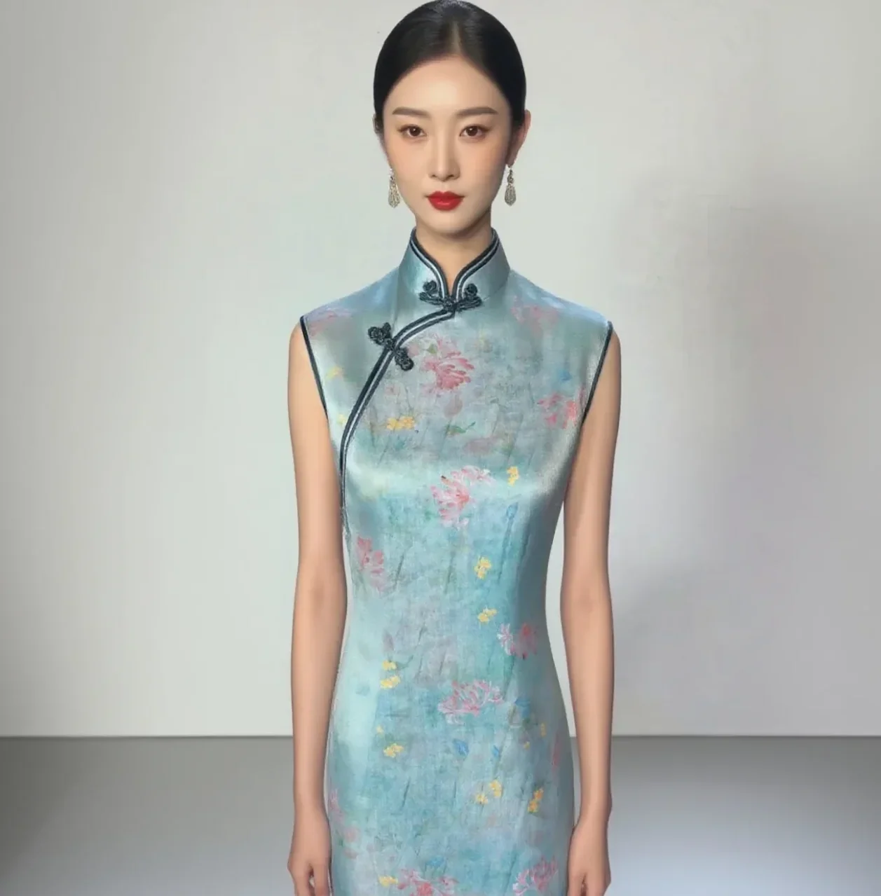 Natural pure Ramie linen printed gown fabric summer lightweight traditional Chinese DIY hand-stitched Sewing fabrics Sewing
Natural pure Ramie linen printed gown fabric summer lightweight traditional Chinese DIY hand-stitched Sewing fabrics Sewing