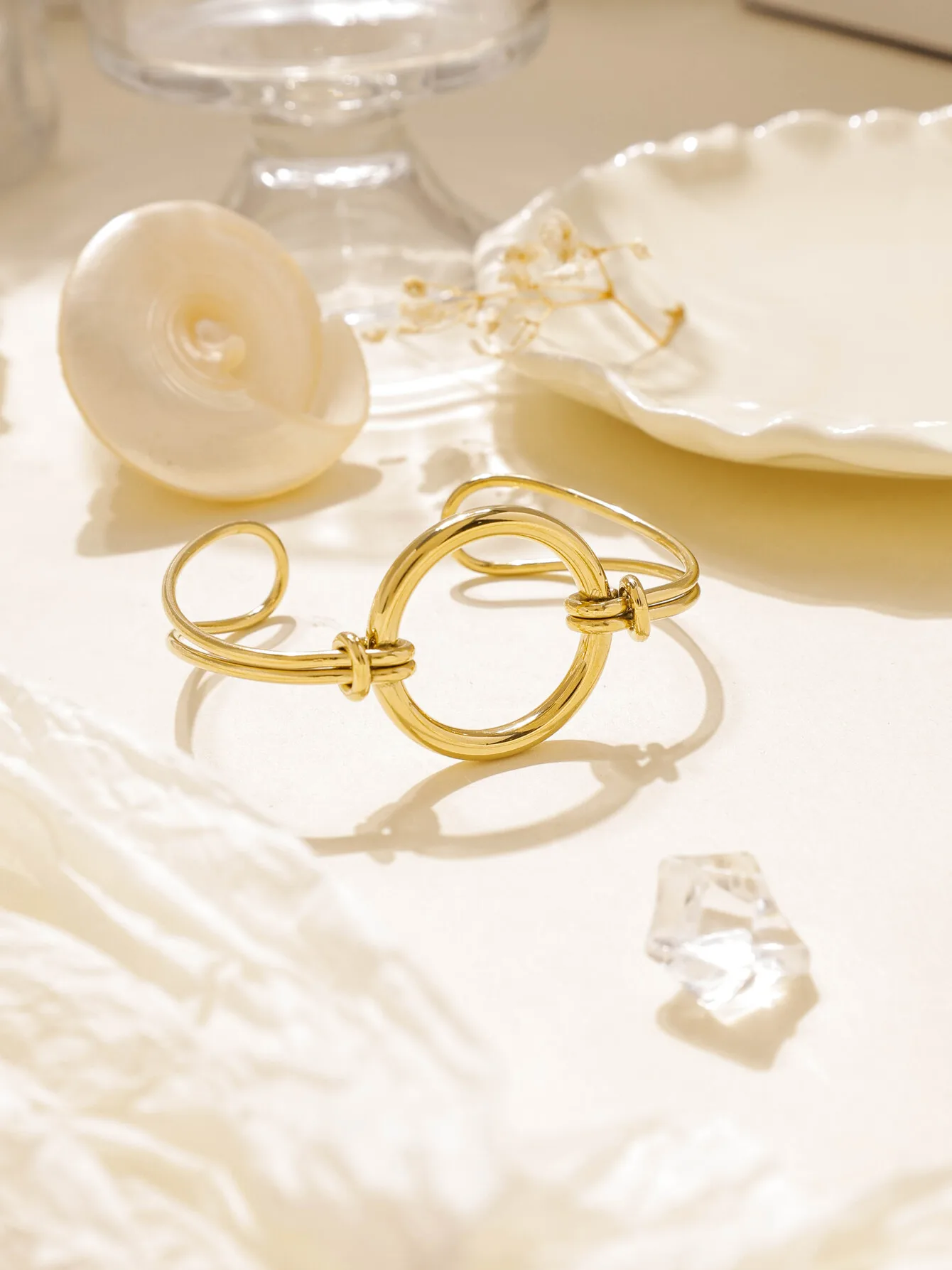 Fashion Vintage Round Open Knot Cuff Bracelet Stainless Steel Gold Plated Women Elegant Gold Jewelry Party Gift
Fashion Vintage Round Open Knot Cuff Bracelet Stainless Steel Gold Plated Women Elegant Gold Jewelry Party Gift