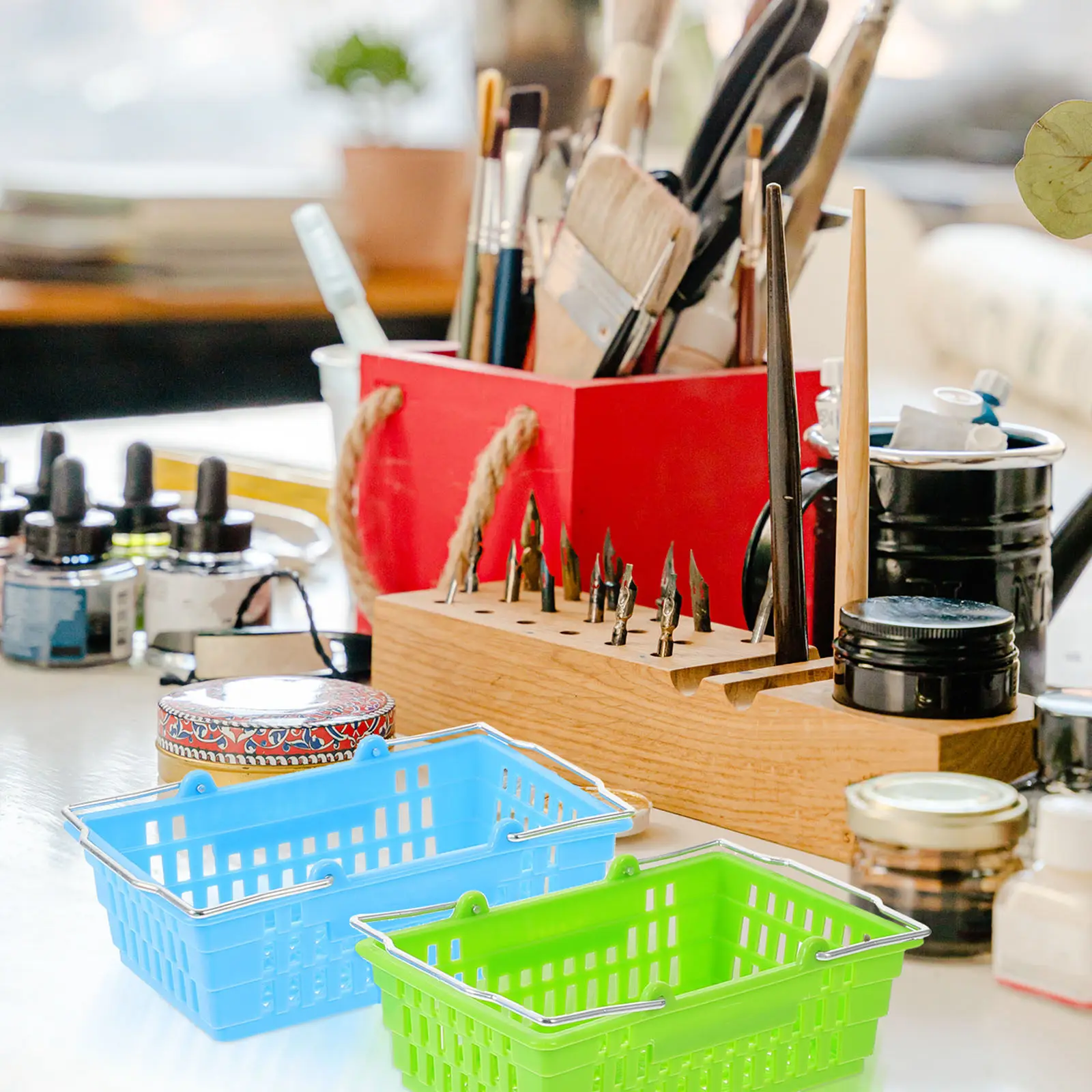 16Pcs Mini Storage Baskets Portable Handheld Desktop Organizer Small Hollow Basket for Stationery Art Supplies Painting Tools
16Pcs Mini Storage Baskets Portable Handheld Desktop Organizer Small Hollow Basket for Stationery Art Supplies Painting Tools