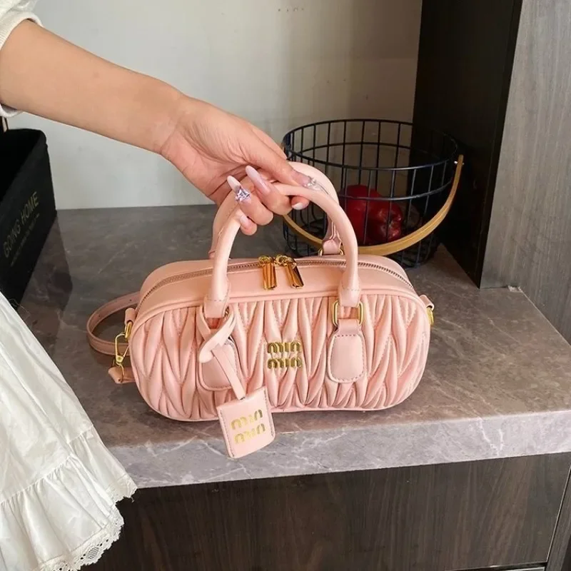 Designer Letter Logo Diaper Bag For Women Luxury Leather Tote Elegant Crossbody Bag Stylish Vintage
Designer Letter Logo Diaper Bag For Women Luxury Leather Tote Elegant Crossbody Bag Stylish Vintage