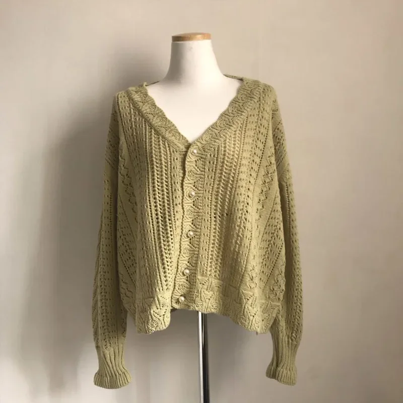 2024 Women Spring Autumn Knit Cardigans Low V-Neck Knit Tops Long Sleeve Flare Hollow Out Sexy Cardigan White Sweater Tops Loose
2024 Women Spring Autumn Knit Cardigans Low V-Neck Knit Tops Long Sleeve Flare Hollow Out Sexy Cardigan White Sweater Tops Loose