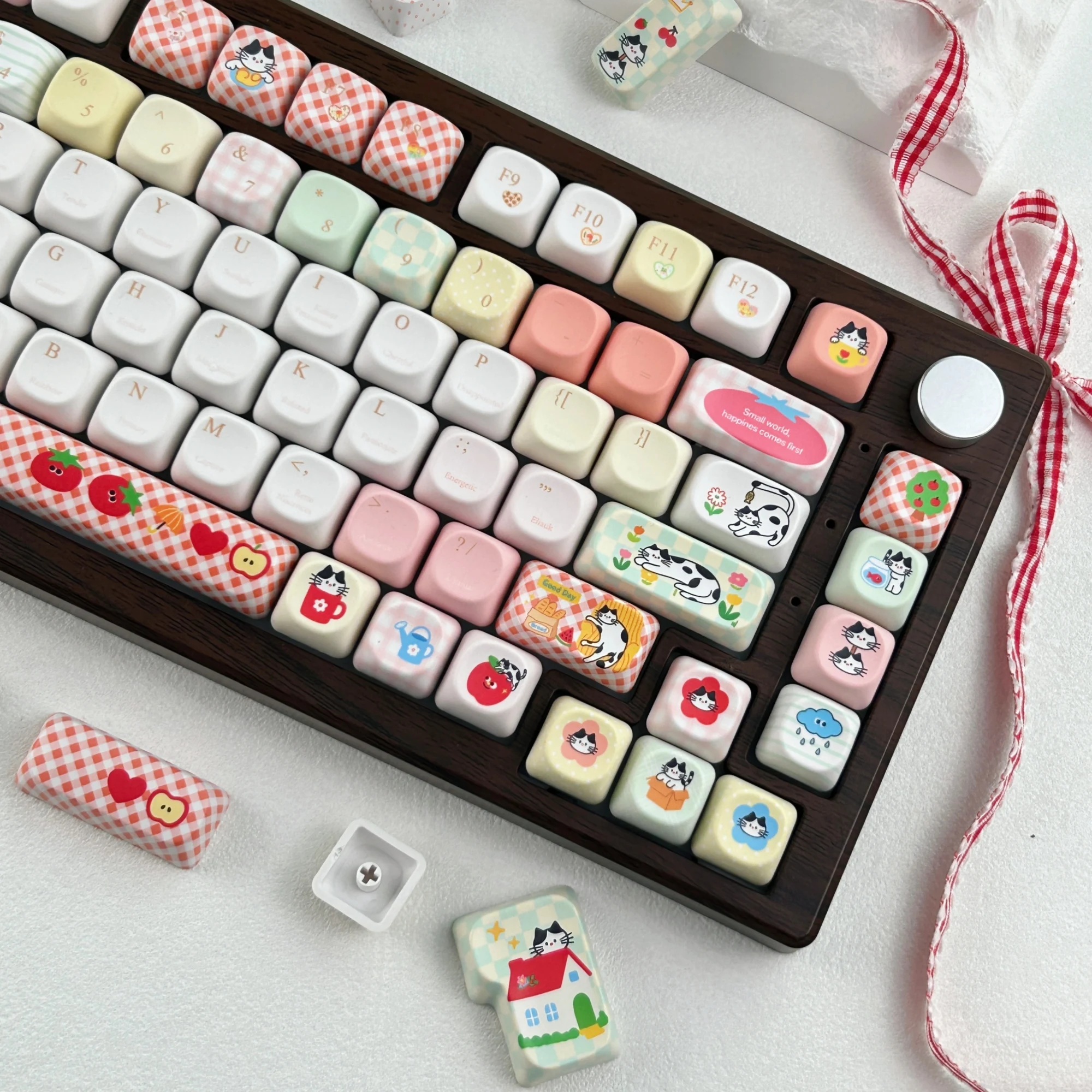 MAIMOOO Happy Cat Cute Keycaps Korean/Russian/Thai MOA Profile PBT Red White Checkered Fruit Floral Pattern Keyboard Keycap Gift
MAIMOOO Happy Cat Cute Keycaps Korean/Russian/Thai MOA Profile PBT Red White Checkered Fruit Floral Pattern Keyboard Keycap Gift
