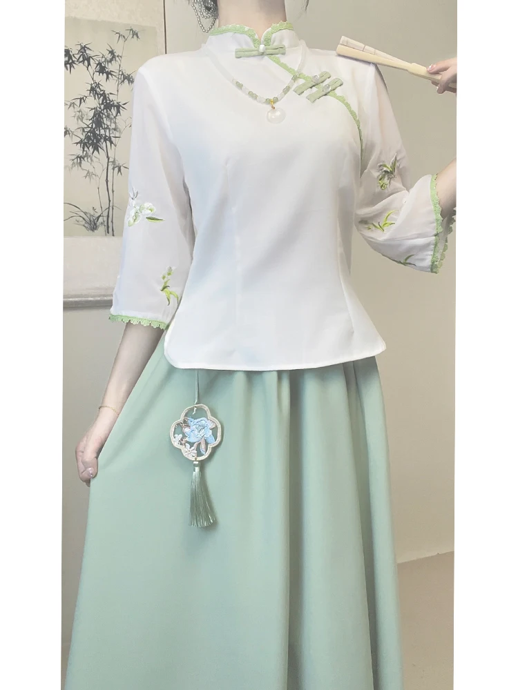 Young Girl's Daily Hanfu New Chinese Style Women's Tang Suit Reformed Top Retro National Style Tea Ceremony Outfit Set
Young Girl's Daily Hanfu New Chinese Style Women's Tang Suit Reformed Top Retro National Style Tea Ceremony Outfit Set