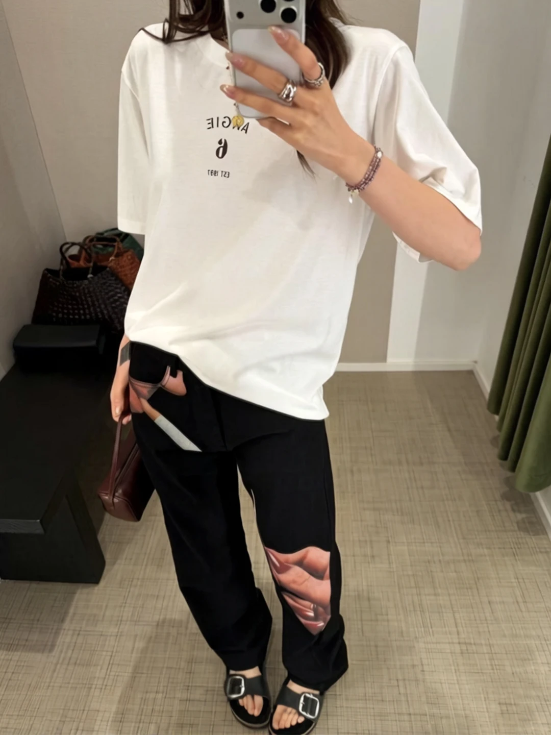 Casual Loose round Neck Short Sleeve T-Shirt Women's Letter Print Simple Match Spring Summer Fashion Basic Top in Two Colors
Casual Loose round Neck Short Sleeve T-Shirt Women's Letter Print Simple Match Spring Summer Fashion Basic Top in Two Colors