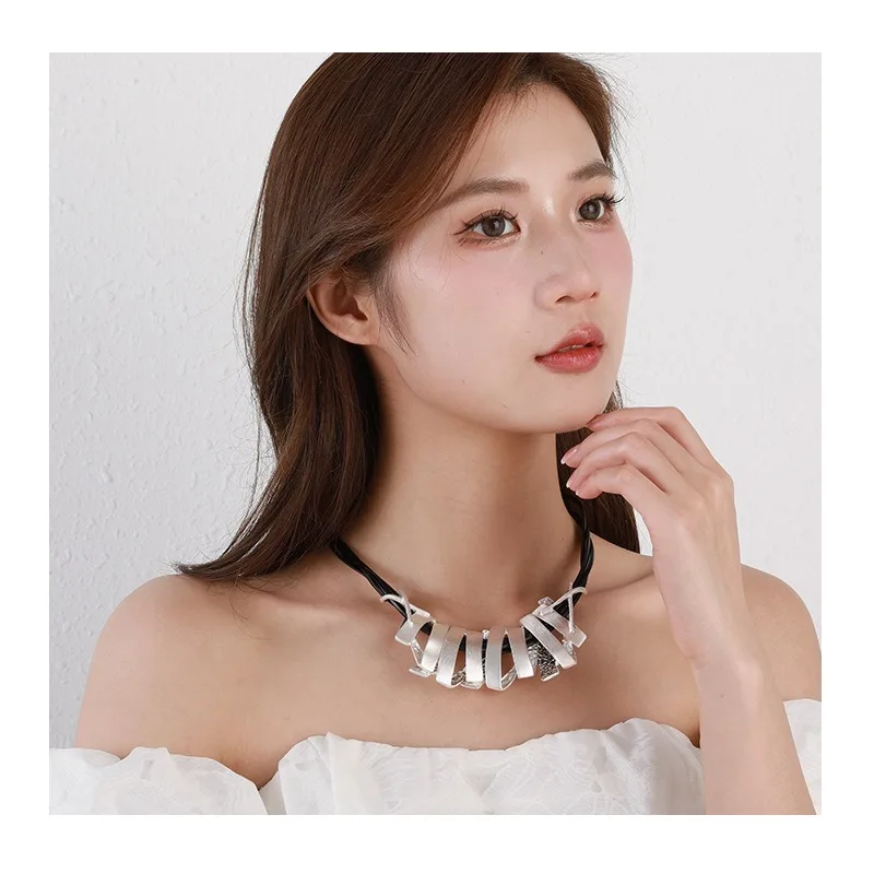 Special for New Necklaces, Versatile Fashion Brushed Collarbone Necklaces, Simple Women's Jewelry
Special for New Necklaces, Versatile Fashion Brushed Collarbone Necklaces, Simple Women's Jewelry