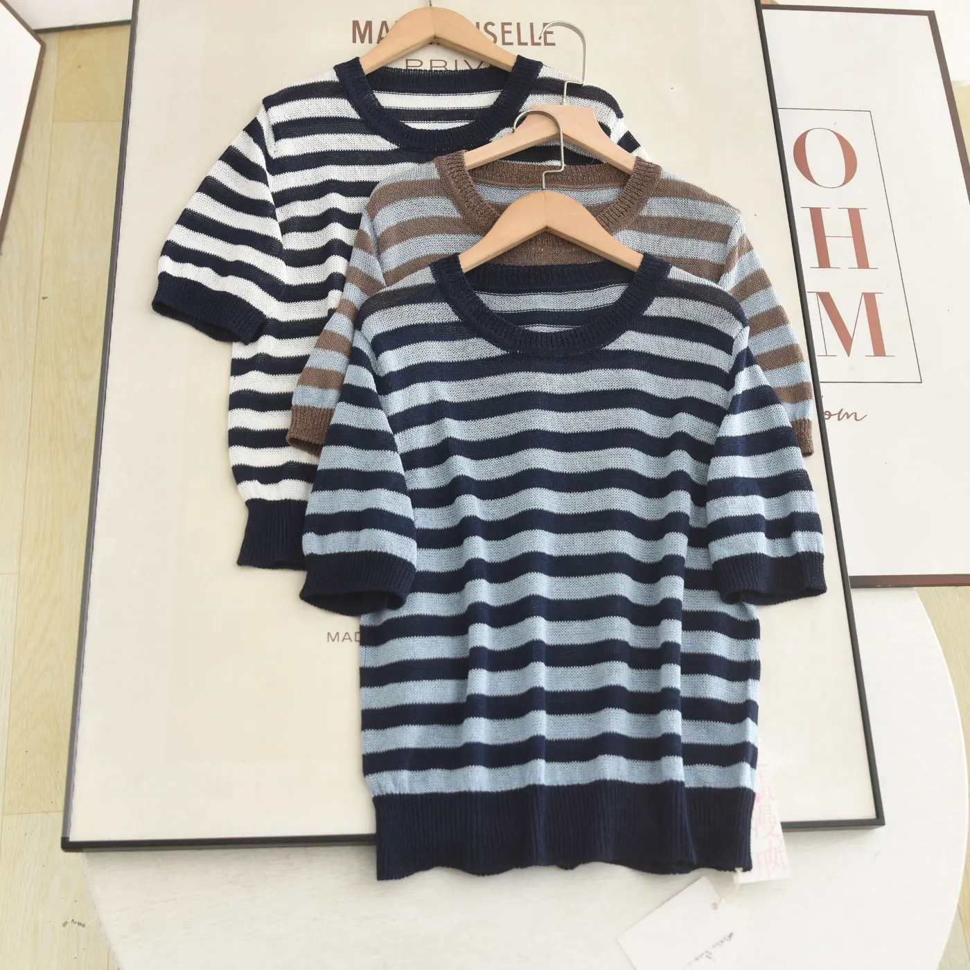 Elegant Commuter Style Knitted Top Short Sleeve round Neck Striped Design Color Block Women's Fashion Summer New Arrival
Elegant Commuter Style Knitted Top Short Sleeve round Neck Striped Design Color Block Women's Fashion Summer New Arrival