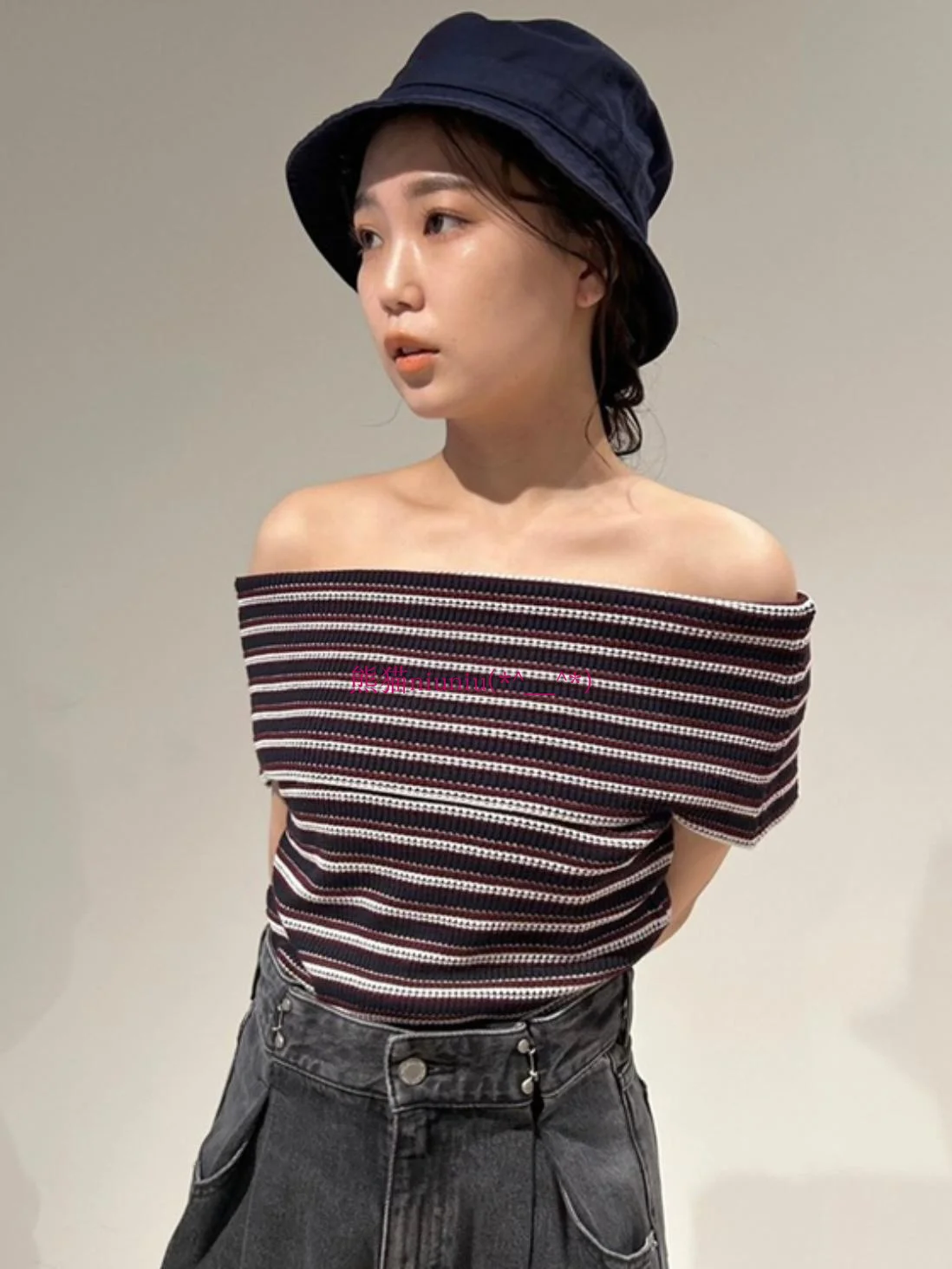 Sweet And Sexy One-Shoulder Striped Knitwear Pure round Style Short Sleeve Overhead Regular Length Women's Fashion Autumn Top
Sweet And Sexy One-Shoulder Striped Knitwear Pure round Style Short Sleeve Overhead Regular Length Women's Fashion Autumn Top