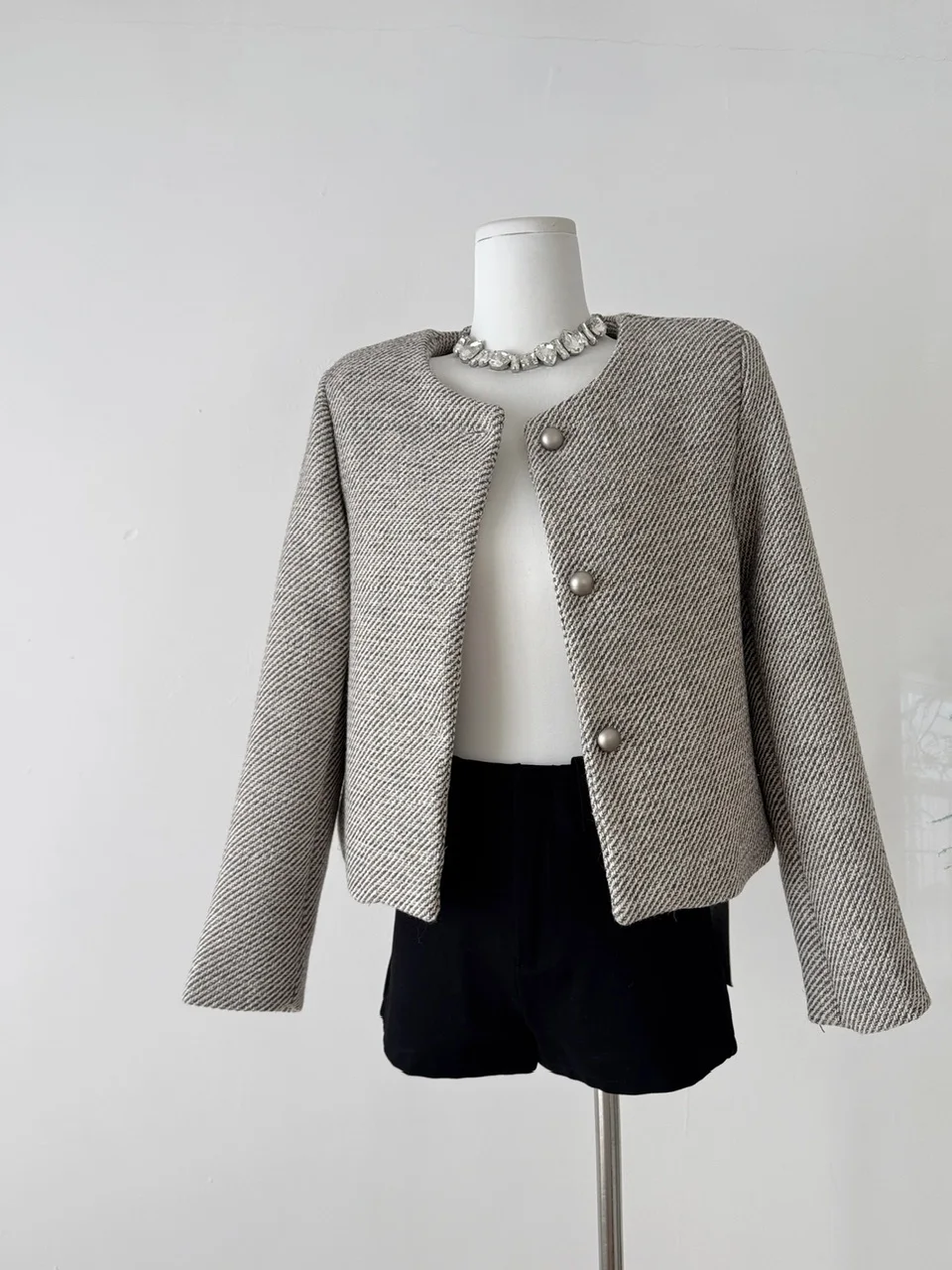 Женское пальто Faion Metal Bule Top, корейский Sle, ранняя осень, качество премиум-класса, свободный крой, длинный све
Женское пальто Faion Metal Bule Top, корейский Sle, ранняя осень, качество премиум-класса, свободный крой, длинный све