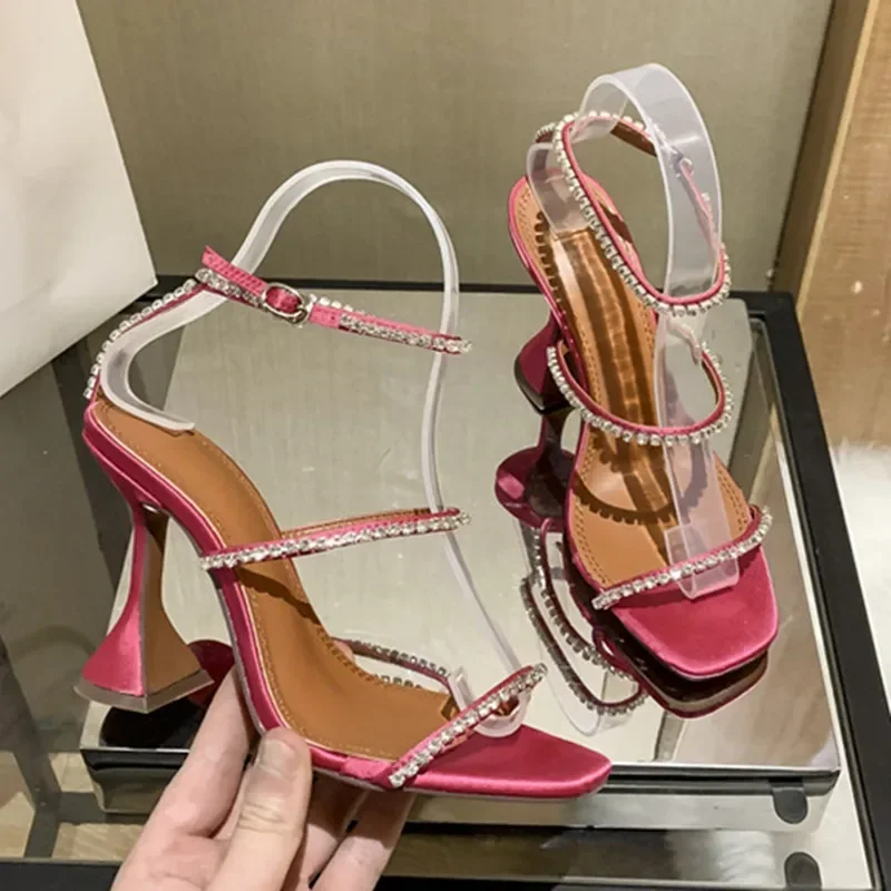 2025 European and American women's new high heels rhinestone chain decorated satin sandals
2025 European and American women's new high heels rhinestone chain decorated satin sandals