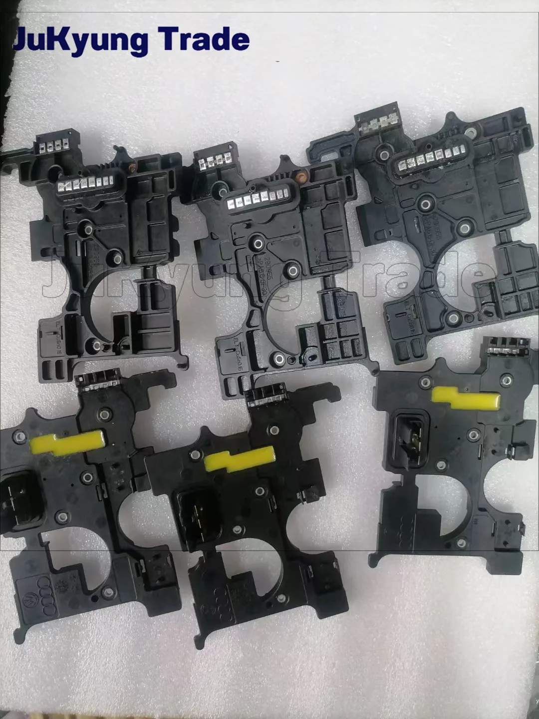 Brand New 0AM DQ200 Computer Chip Suit For Volkswagen Audi transmission TCU Chip And Circuit Board Suitable For 0AM927769D
Brand New 0AM DQ200 Computer Chip Suit For Volkswagen Audi transmission TCU Chip And Circuit Board Suitable For 0AM927769D
