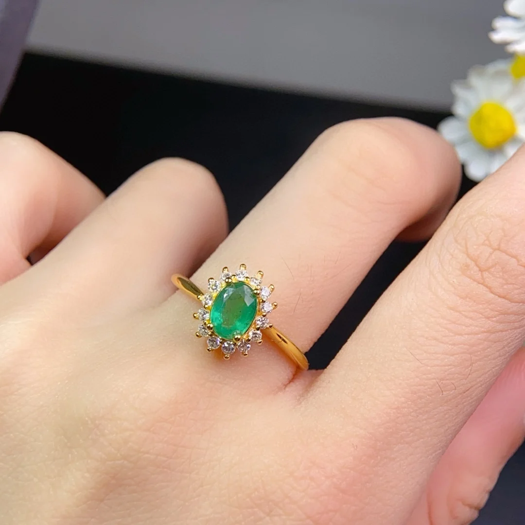 S925 Silver Natural Emerald Ring, 5x7mm Oval Center Stone with Certification, Luxury Green Gemstone Jewelry
S925 Silver Natural Emerald Ring, 5x7mm Oval Center Stone with Certification, Luxury Green Gemstone Jewelry