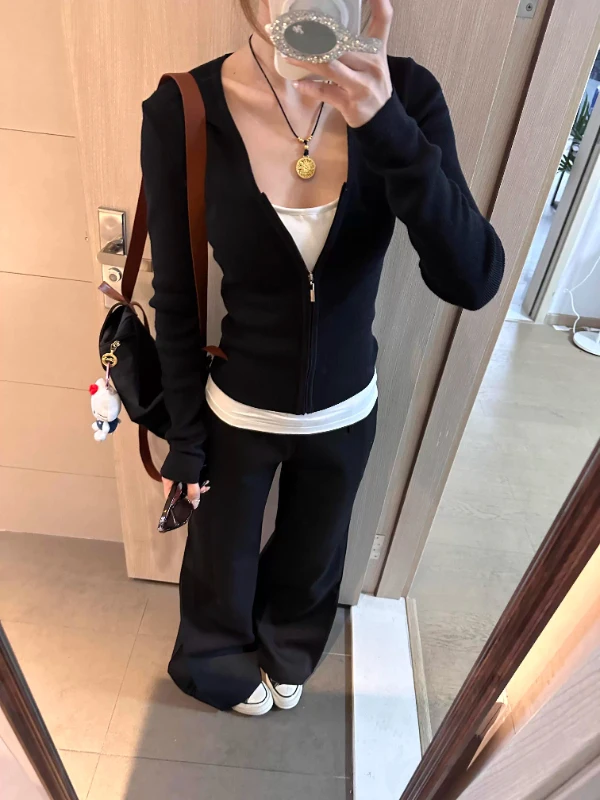 Черный кардиган на молнии с длинными рукавами, имитация двухслойности, тонкий, для ранней осени, женский модный топ в стиле Pure Desire, тонкая модель
Черный кардиган на молнии с длинными рукавами, имитация двухслойности, тонкий, для ранней осени, женский модный топ в стиле Pure Desire, тонкая модель