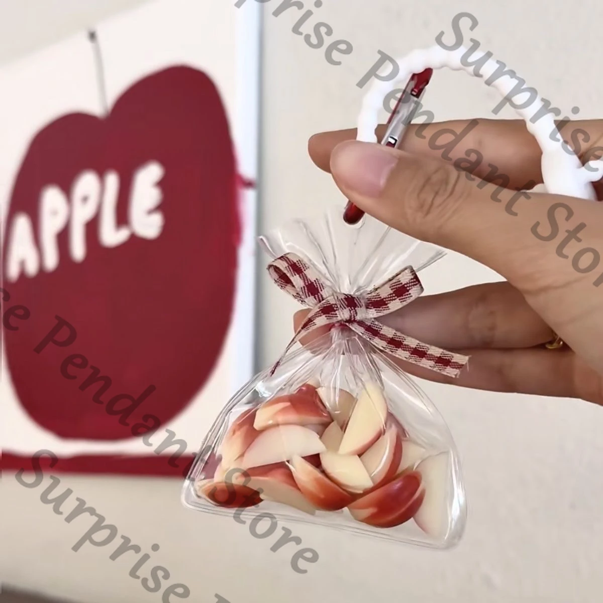 Anime Love and Deepspace Caleb Cosplay Cartoon Red Apple Hanging Drop Ornament Student Pendant Keychain Keyring Mascot Fans Gift
Anime Love and Deepspace Caleb Cosplay Cartoon Red Apple Hanging Drop Ornament Student Pendant Keychain Keyring Mascot Fans Gift