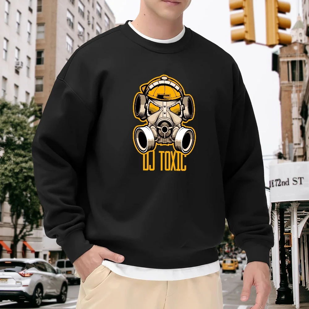 Men's Black Crew Neck Loose Sweatshirt, Trendy Dj Toxic Gas Mask Print Top, Street Casual Versatile, Comfortable and Breathable for Everyday Wear
Men's Black Crew Neck Loose Sweatshirt, Trendy Dj Toxic Gas Mask Print Top, Street Casual Versatile, Comfortable and Breathable for Everyday Wear