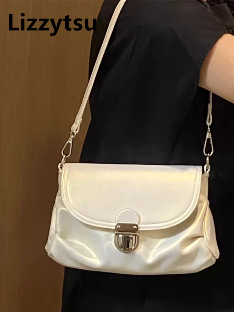 Lizzytsu Elegant Design Luxury Beige Shoulder Bags Vintage Weaving Korean Square Bag Women Easymatch Streetwear Handbags
Lizzytsu Elegant Design Luxury Beige Shoulder Bags Vintage Weaving Korean Square Bag Women Easymatch Streetwear Handbags