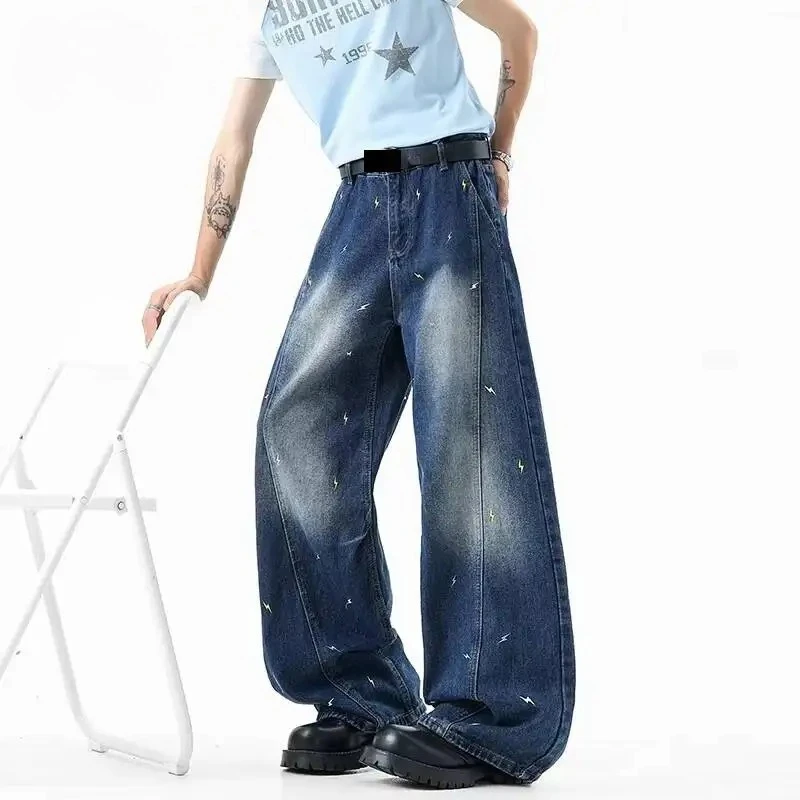American Style Trendy Lightning Embroidery Patchwork Men's Jeans Loose Casual Wide Leg Denim Long Pants Summer New 9X3681
American Style Trendy Lightning Embroidery Patchwork Men's Jeans Loose Casual Wide Leg Denim Long Pants Summer New 9X3681