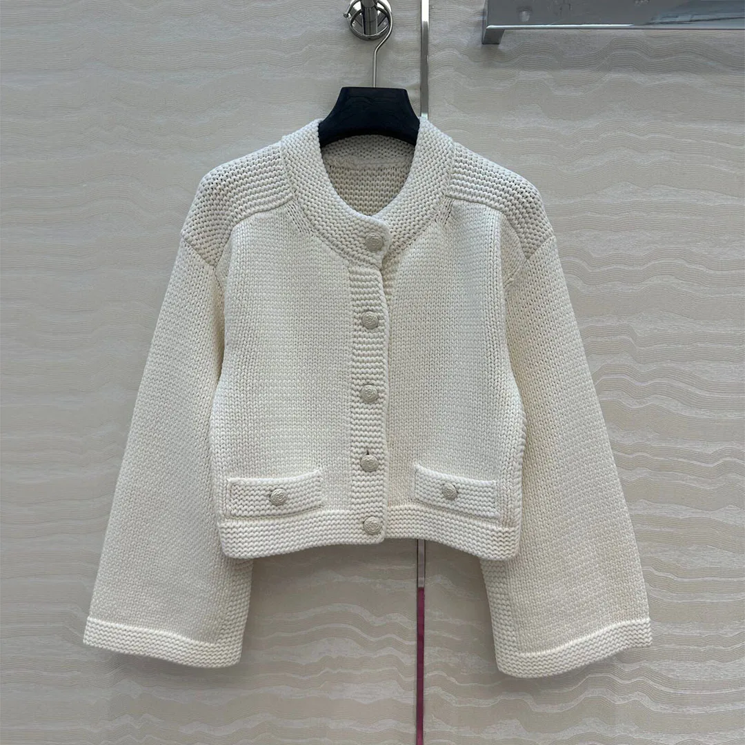 Top Quality Coarse Cotton Yarn Sweet Knitted Cardigans Women O-neck Single Breasted Long Sleeve Cute Short Design White Sweater
Top Quality Coarse Cotton Yarn Sweet Knitted Cardigans Women O-neck Single Breasted Long Sleeve Cute Short Design White Sweater