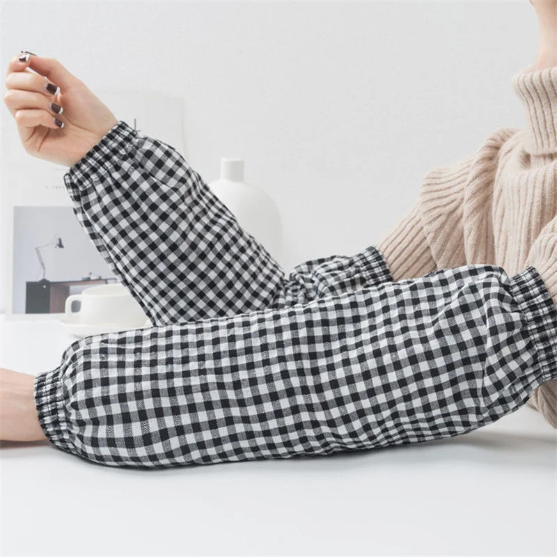 Pure Cotton Jacquard Lattice Four Needle Work Dirt Resistant Antifouling Dustproof Kitchen Supplies Sleeve Cuff Arm Cover
Pure Cotton Jacquard Lattice Four Needle Work Dirt Resistant Antifouling Dustproof Kitchen Supplies Sleeve Cuff Arm Cover