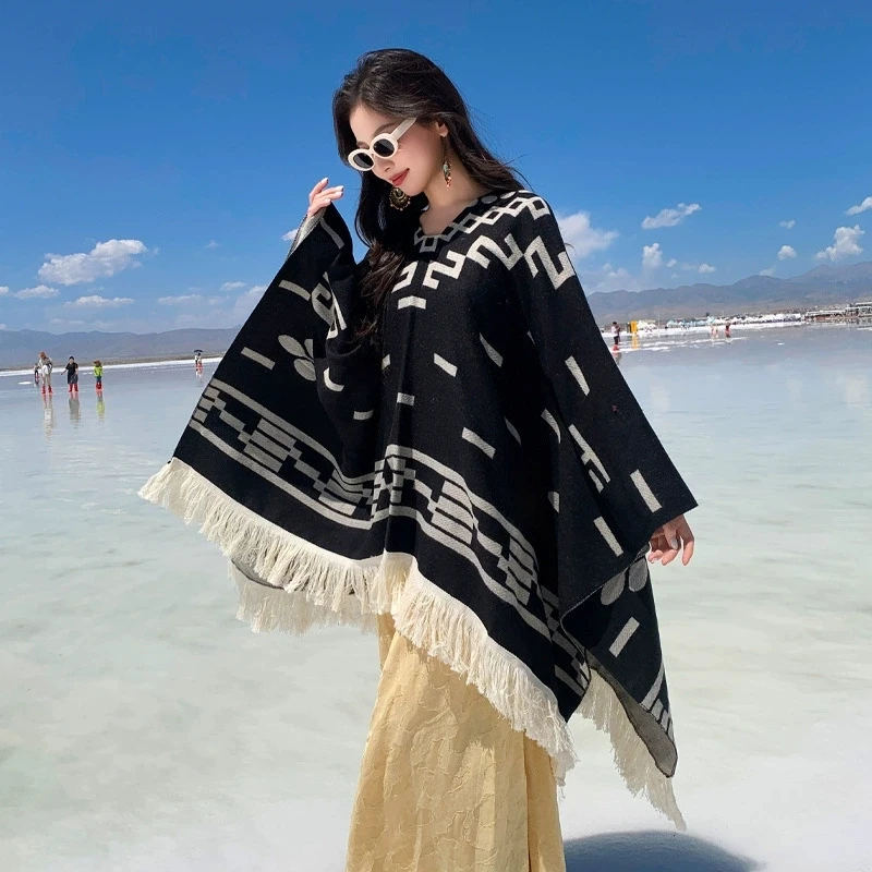 Traveling Women's Poncho Shawl Ethnic Style Tassels Hoodie Cloak Winter Warm Jacquard Outdoor Decoration Men Big Cape Blanket P1
Traveling Women's Poncho Shawl Ethnic Style Tassels Hoodie Cloak Winter Warm Jacquard Outdoor Decoration Men Big Cape Blanket P1