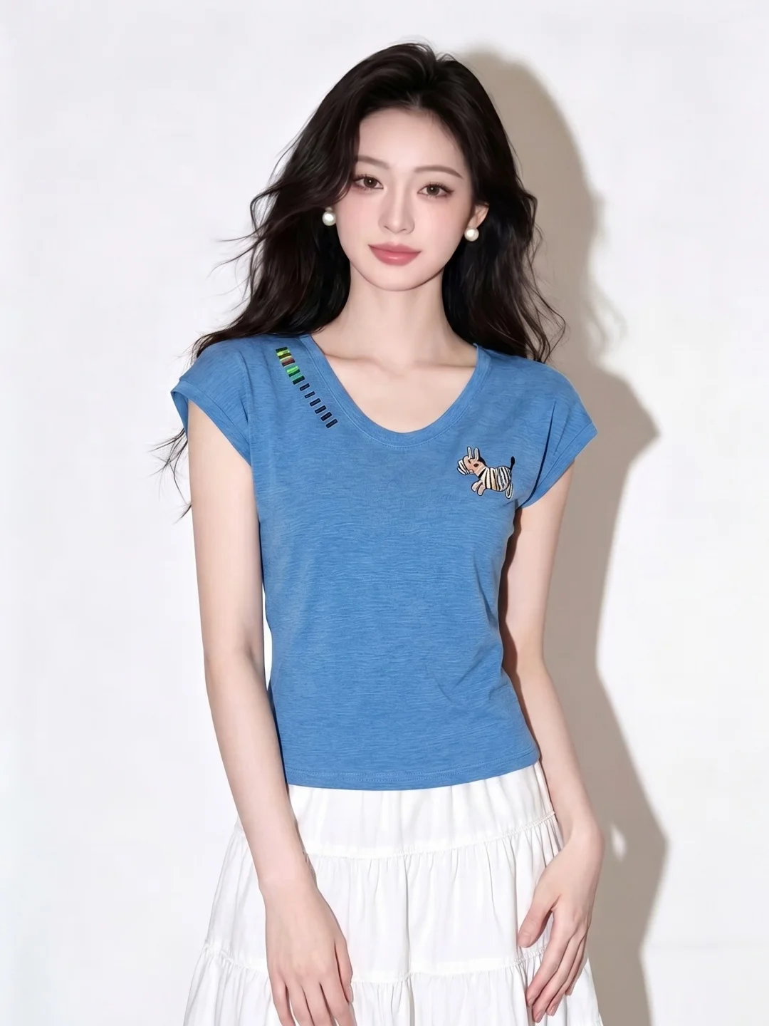 Summer 2026 Casual Versatile Short Sleeve T-Shirt Women's Fashionable Embroidery Design Simple Match All Straight Tube Style
Summer 2026 Casual Versatile Short Sleeve T-Shirt Women's Fashionable Embroidery Design Simple Match All Straight Tube Style
