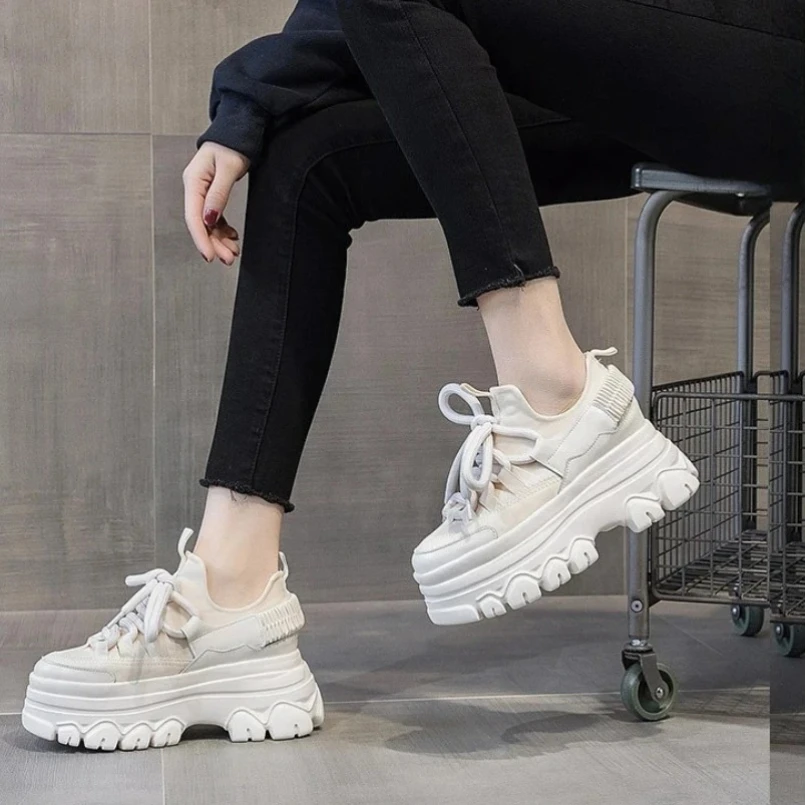 2025 9 см из натуральной кожи, синтетические кроссовки на танкетке, женская повседневная обувь на массивном скрытом каблуке, осень-зима, женская обувь
2025 9 см из натуральной кожи, синтетические кроссовки на танкетке, женская повседневная обувь на массивном скрытом каблуке, осень-зима, женская обувь