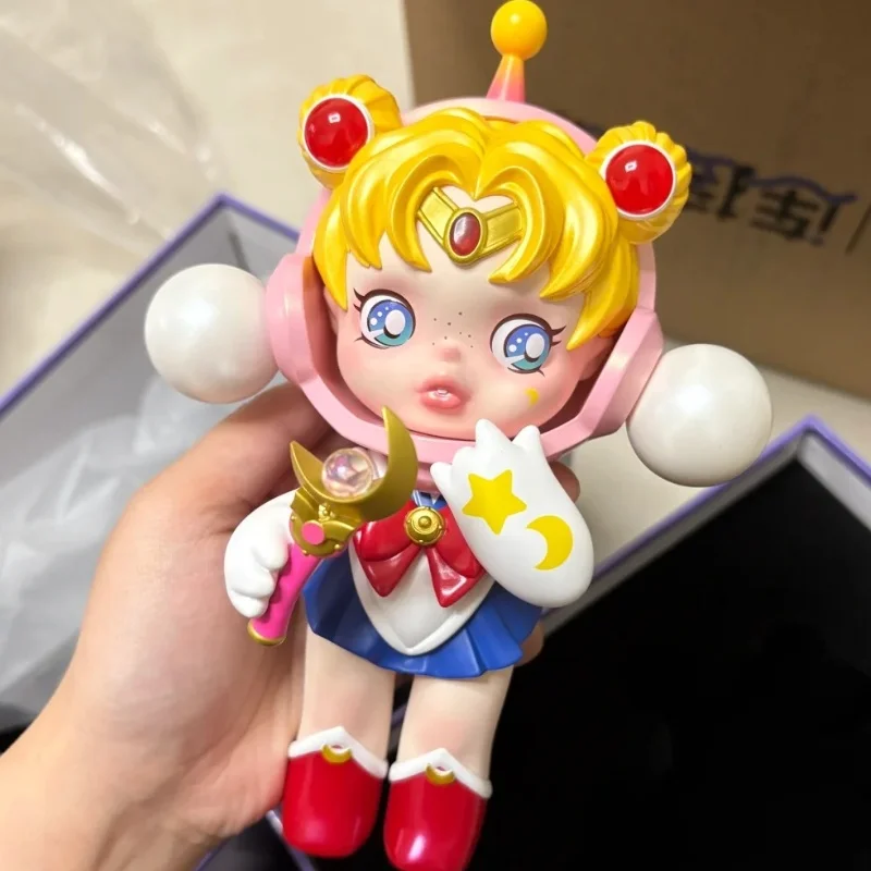 Genuine 18cm Skullpanda X Sailor Moon Anime Action Figure Pvc Skullpanda Collection Model Statue Fashion Ornament Holiday Gift
Genuine 18cm Skullpanda X Sailor Moon Anime Action Figure Pvc Skullpanda Collection Model Statue Fashion Ornament Holiday Gift