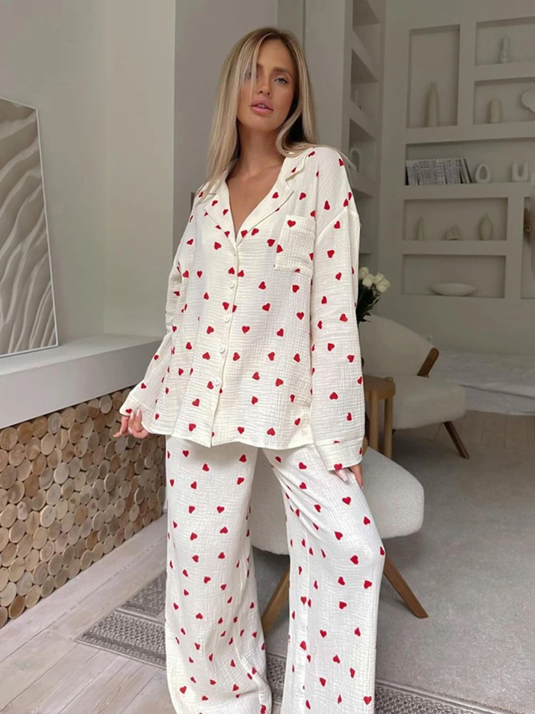TARUXY 2025 Spring New Love Print Pants Sets Women's Home Wear Fashion Loose Long Sleeve Top Casual Trousers Female Pajamas Set
TARUXY 2025 Spring New Love Print Pants Sets Women's Home Wear Fashion Loose Long Sleeve Top Casual Trousers Female Pajamas Set