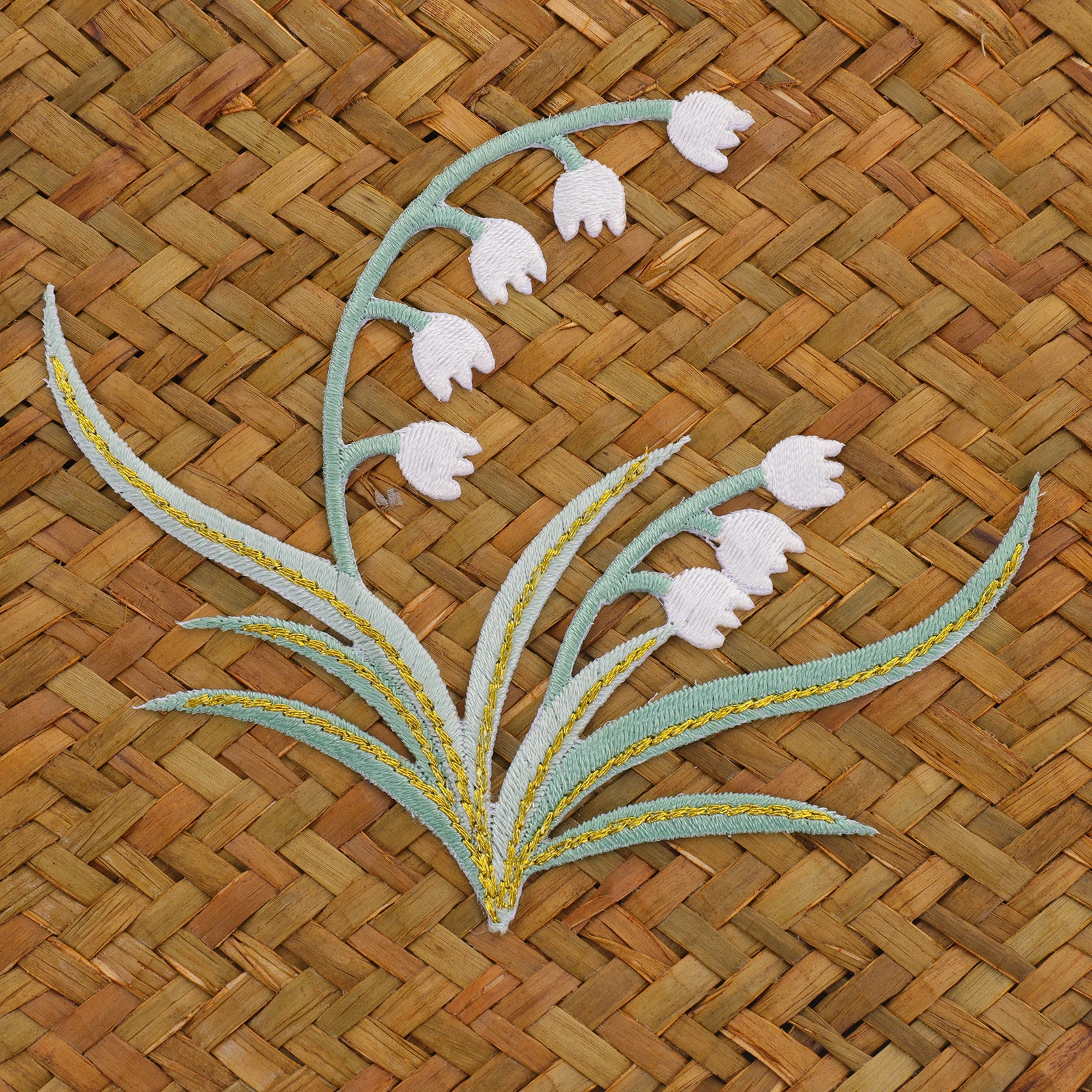 Woven Gift Basket Box Desktop Sundries Storage Bin Multifunctional Handwoven Storage Organizer Wedding Candy Container
Woven Gift Basket Box Desktop Sundries Storage Bin Multifunctional Handwoven Storage Organizer Wedding Candy Container