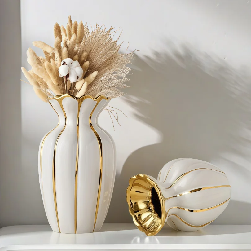 Ceramic luxury high-end gold-plated flower shaped vase, home living room tea table flower decoration vase ornament
Ceramic luxury high-end gold-plated flower shaped vase, home living room tea table flower decoration vase ornament