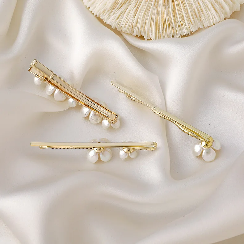 White Rhinestone Camellia Shell Flower Hair Clip for Women Lace Hollow Out Cute Elegant Daily Headwear Braid Hair Accessories
White Rhinestone Camellia Shell Flower Hair Clip for Women Lace Hollow Out Cute Elegant Daily Headwear Braid Hair Accessories