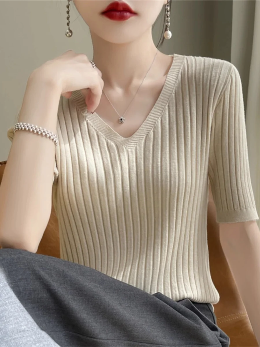 Spring 2024 New Five-Quarter Sleeve Base Shirt Thin Mid-Sleeve Sweater V-Neck Knitted Loose Fit Inner Wear Commute Style
Spring 2024 New Five-Quarter Sleeve Base Shirt Thin Mid-Sleeve Sweater V-Neck Knitted Loose Fit Inner Wear Commute Style
