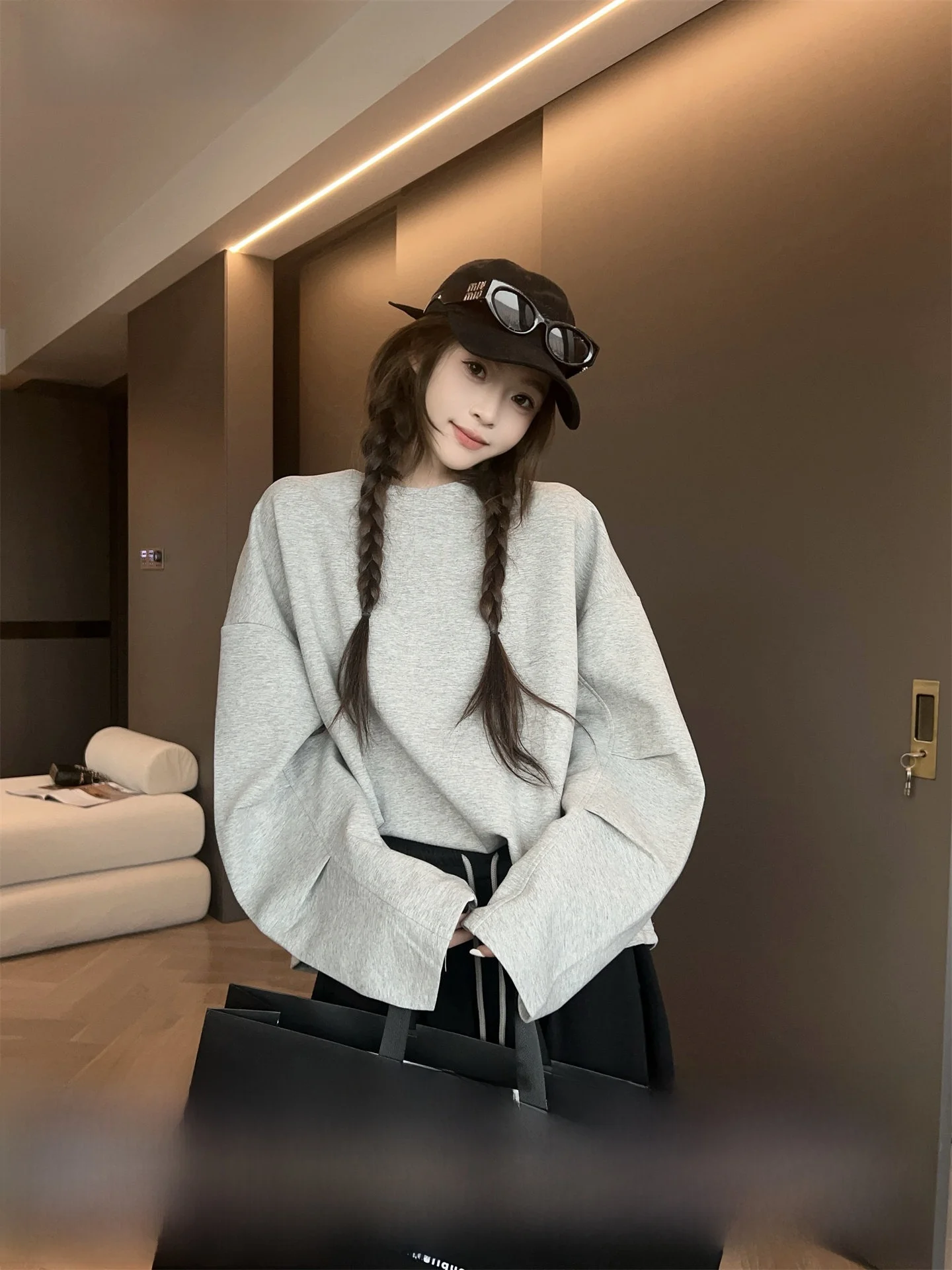 Loose Long Sleeve Hoodie Women's Pure Color Oversized Sweatshirt Spring 2026 Fashion Casual Comfortable Top
Loose Long Sleeve Hoodie Women's Pure Color Oversized Sweatshirt Spring 2026 Fashion Casual Comfortable Top
