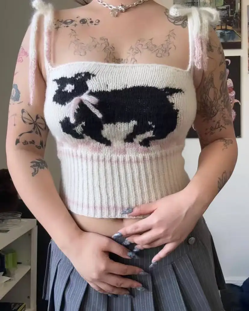 New spicy camisole tank top for women in summer, slim and versatile, fashionable and niche, pure desire, knitted
New spicy camisole tank top for women in summer, slim and versatile, fashionable and niche, pure desire, knitted