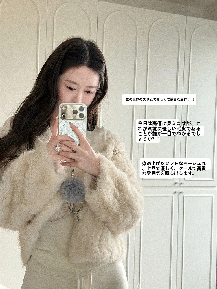 Eco-Friendly Short Fur Coat for Women Casual Style Waist-Cinching Design Long Sleeve Button Closure Ladies' Jacket
Eco-Friendly Short Fur Coat for Women Casual Style Waist-Cinching Design Long Sleeve Button Closure Ladies' Jacket