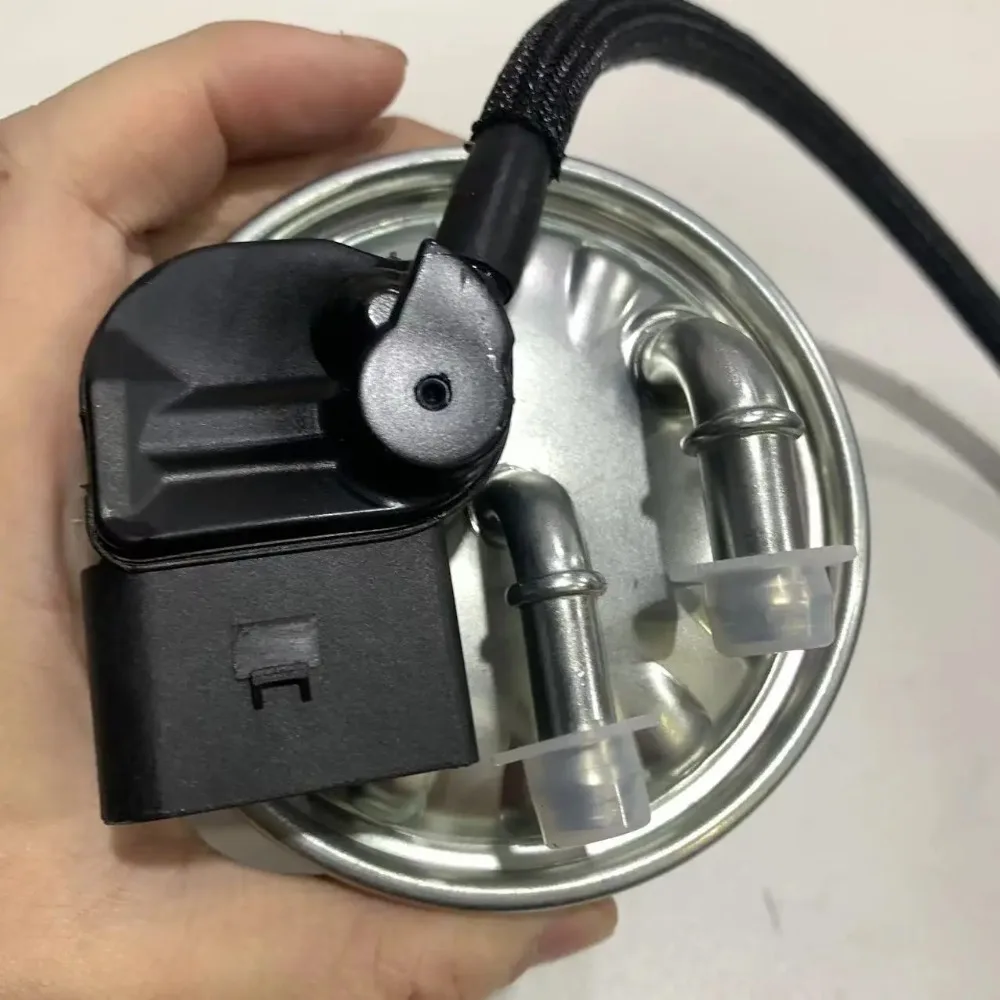 OEM A6510902952 A6510901552 nuevo filtro de combustible con separador de agua para mercedes-benz Sprinter 6510903052 WK820/18
OEM A6510902952 A6510901552 nuevo filtro de combustible con separador de agua para mercedes-benz Sprinter 6510903052 WK820/18